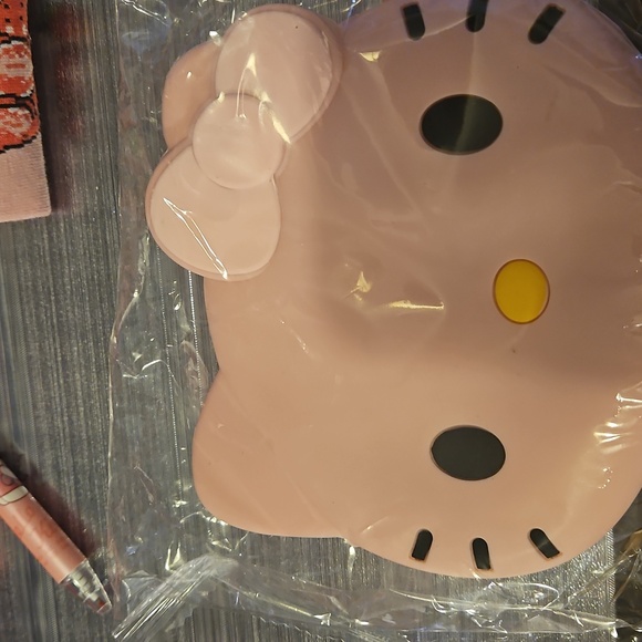 Hello Kitty Pink Accessory Gift Set with Tote, Headbands & Key Charm See 📸 - Picture 9 of 12